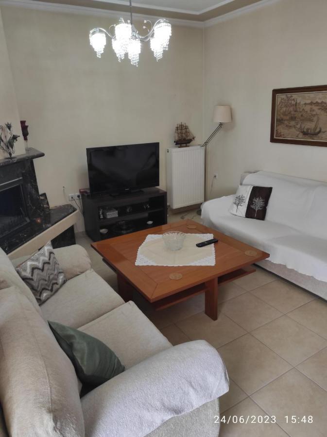Annashouse Apartment Néa Péramos Bagian luar foto